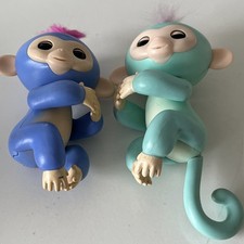 "Fingerlings" Baby Zoe Turquoise Interactive Monkey Toy..Working