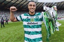 Football - Adam Idah - Hand