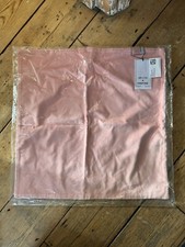 H&M Home x Pantone 50cm Powder