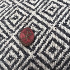 Holy Communion Pyx - Roman Catholic - Enamel Pin Badge - Vintage