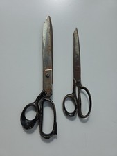 2 vintage scissors scissor