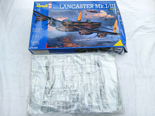 Revell avro lancaster iii - avro,