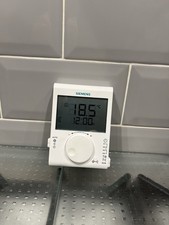 Siemens RDJ10RF Programmable Room Thermostat. Full working order 
