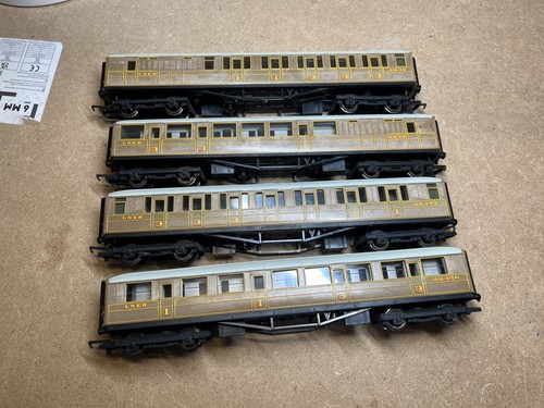 Hornby rake lner teak - 4,