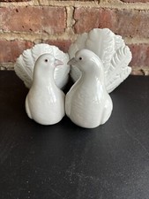 Lladro Pair of Doves Kissing