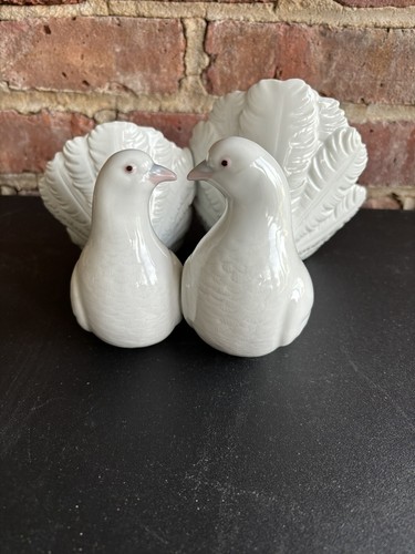 Lladro pair doves kissing - lladro,