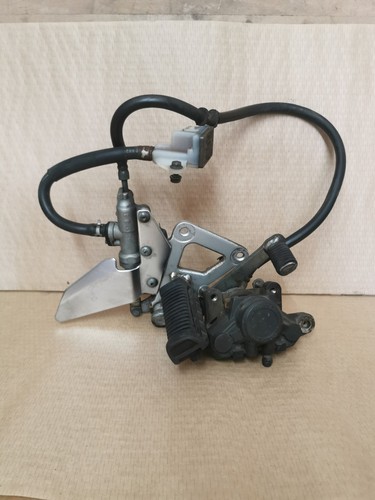 2004 suzuki 500 rear - gs,