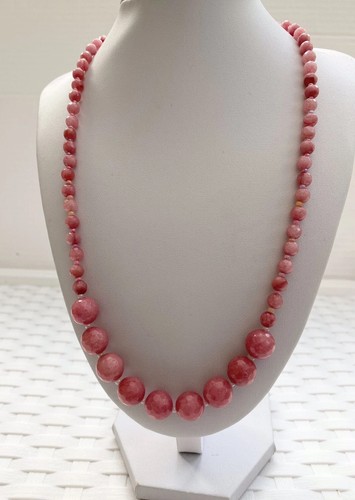 One strand coral - strand,