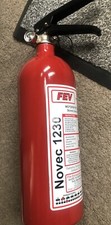 PORSCHE - FEV 2.5KG NOVEC 1230 GAS HANDHELD FIRE EXTINGUISHER + BRACKET -50% OFF