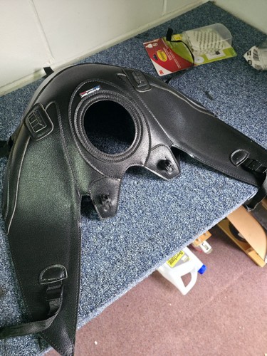 Triumph tiger 800 tankcover - triumph,