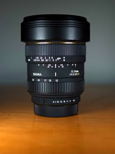 Sigma 24mm 5 - 12-24mm, lens