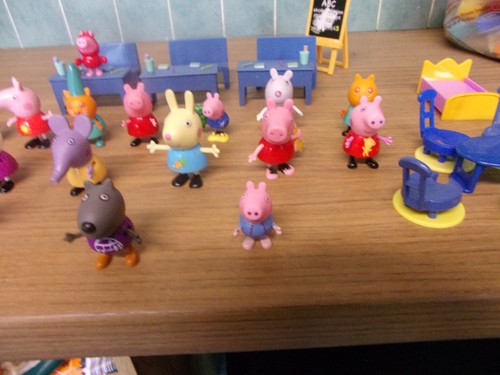 Peppa pig figure bundle 26 - pig,