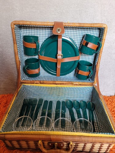 Vintage person picnic - vintage-,