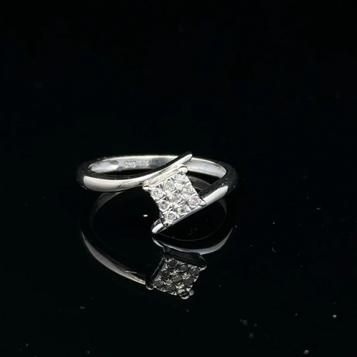 9ct white gold - diamond, cluster
