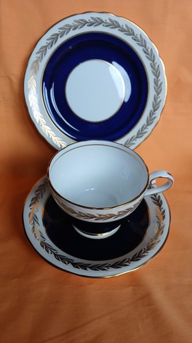 Aynsley bone china cobalt - bone,
