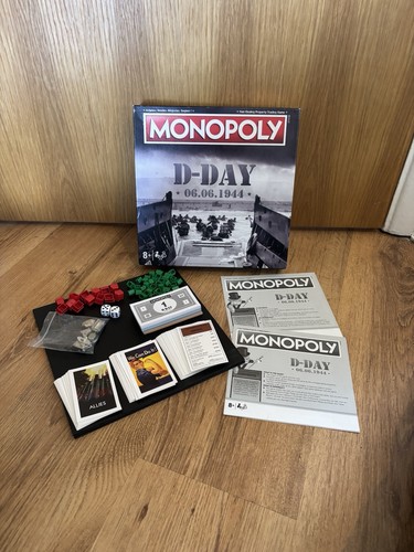 Monopoly wwii day board game - board,