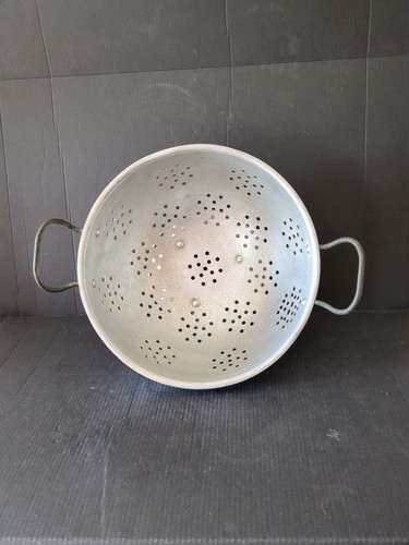 Medium size vintage round - vintage,
