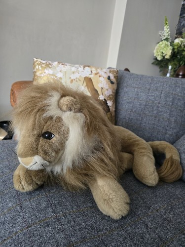 Vintage large lying - vintage, lion