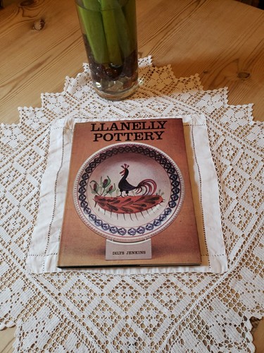 Llanelly pottery 1968 signed - pottery,
