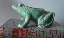 Vintage Art Pottery Green Frog