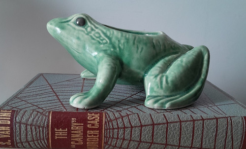 Vintage art pottery green frog - art,