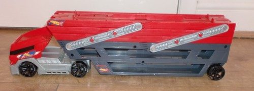 Hot wheels mega hauler - wheels,