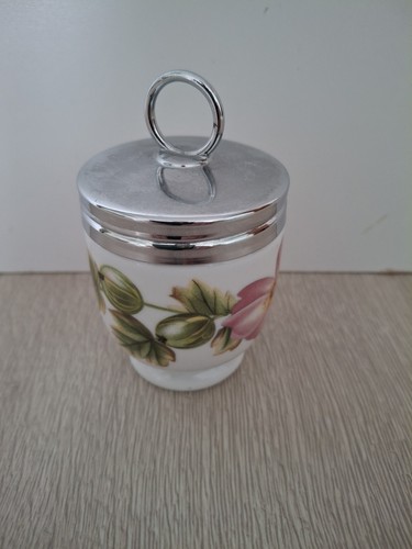 Royal worcester porcelain - worcester, egg