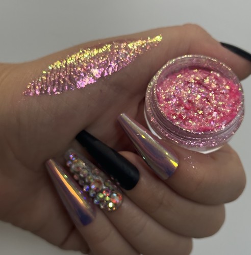 Chameleon flakes nail art - chameleon,