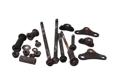 Screw set for engine bracket