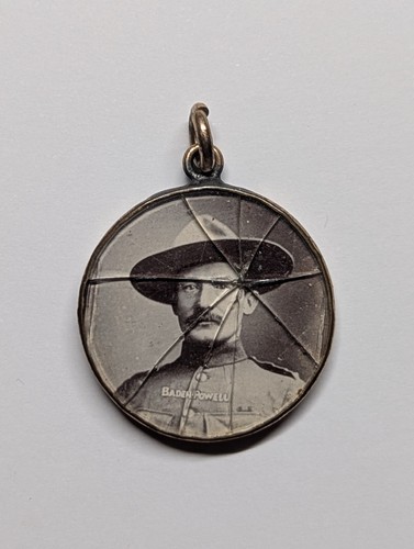 Antique gold tone robert - gold,