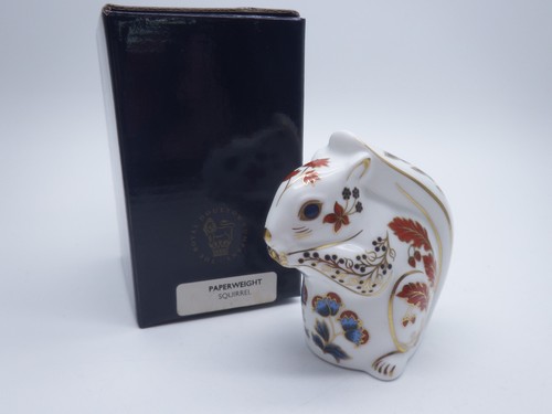 Royal crown derby squirrel - royal,