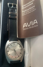 Vintage Avia  17 jewel 1970s
