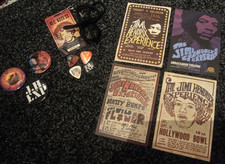JIMI HENDRIX BADGES POSTCARDS