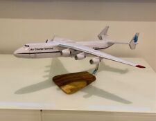 1:200 scale desktop display