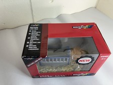 BRITAINS LINK BOX WITH BALES