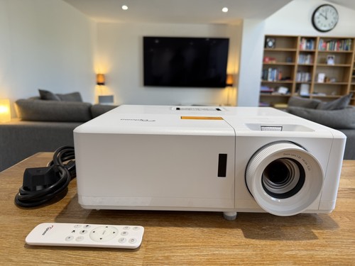 Optoma uhz50 000 - uhz50, lumen