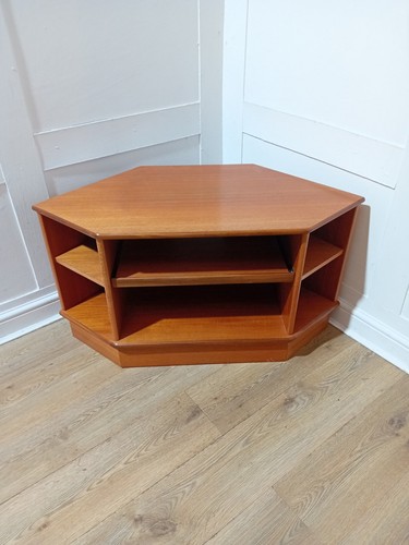 Retro plan teak cabinet - retro,