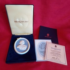 CASED LTD EDITION WEDGWOOD BLUE JASPERWARE PORTRAIT MEDALLION, QUEEN MOTHER 
