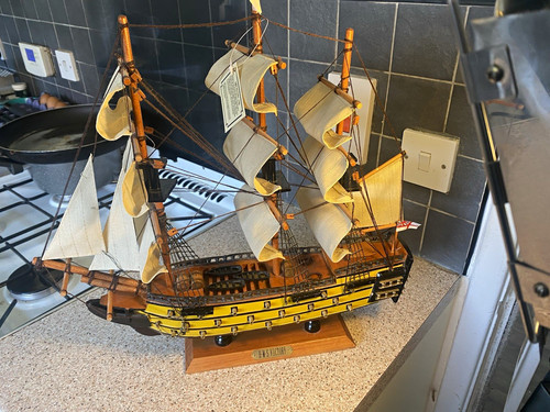 Large hms victory 1765 wooden - large,