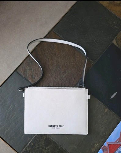 Kenneth cole white card - card, holder