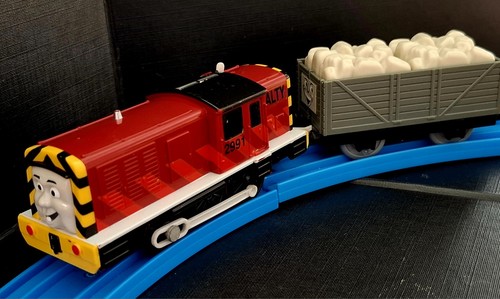 Tomy trackmaster train - tomy,