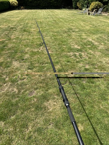 Daiwa black widow carp spod - black,