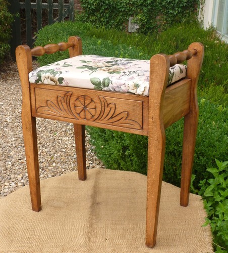 Wooden stool piano - wooden,