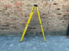 Young man Step Ladder Electrician Edition Fibreglass 527446 1.41m 6 Tread LT