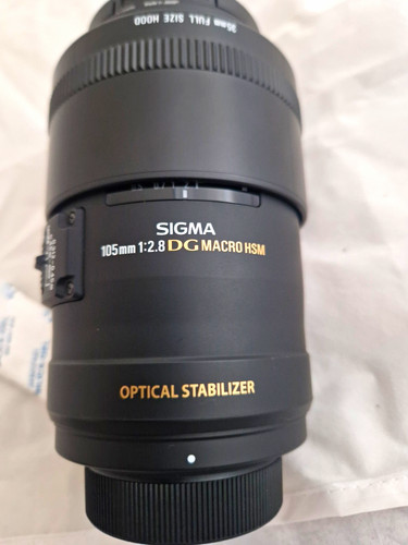 Sigma 105mm 8 - 105mm, f/2.8