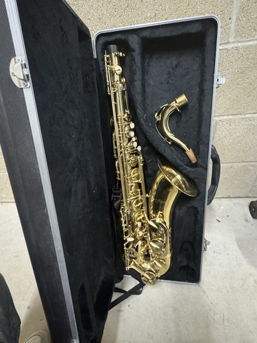 Vintage saxophone tenor with - ,