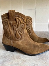 Moda In Pelle Bletchley