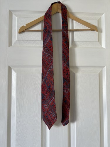 Minar janpath red - paisley, silk