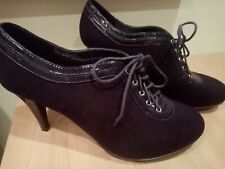 NEW SIZE 7.5 WIDE SHOES