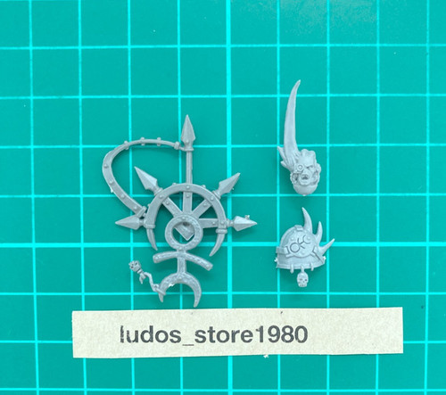 Slaanesh head pad banner icon - banner,